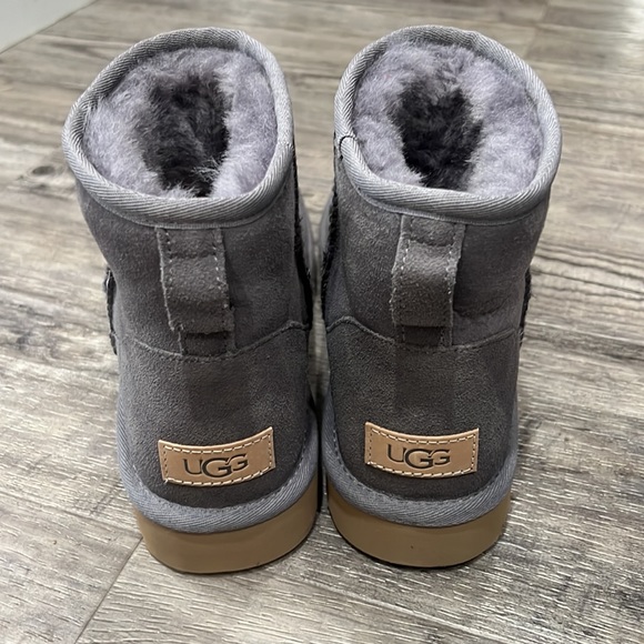 New UGG Gray Classic Mini Boots - Picture 4 of 10